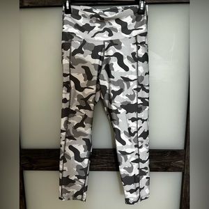 BALLY leggings size M capri